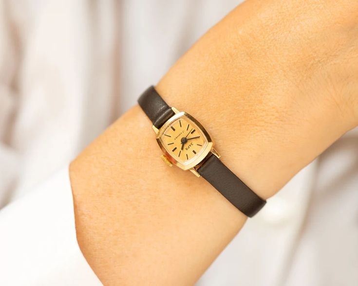 Classic Womens Wrist Watch
