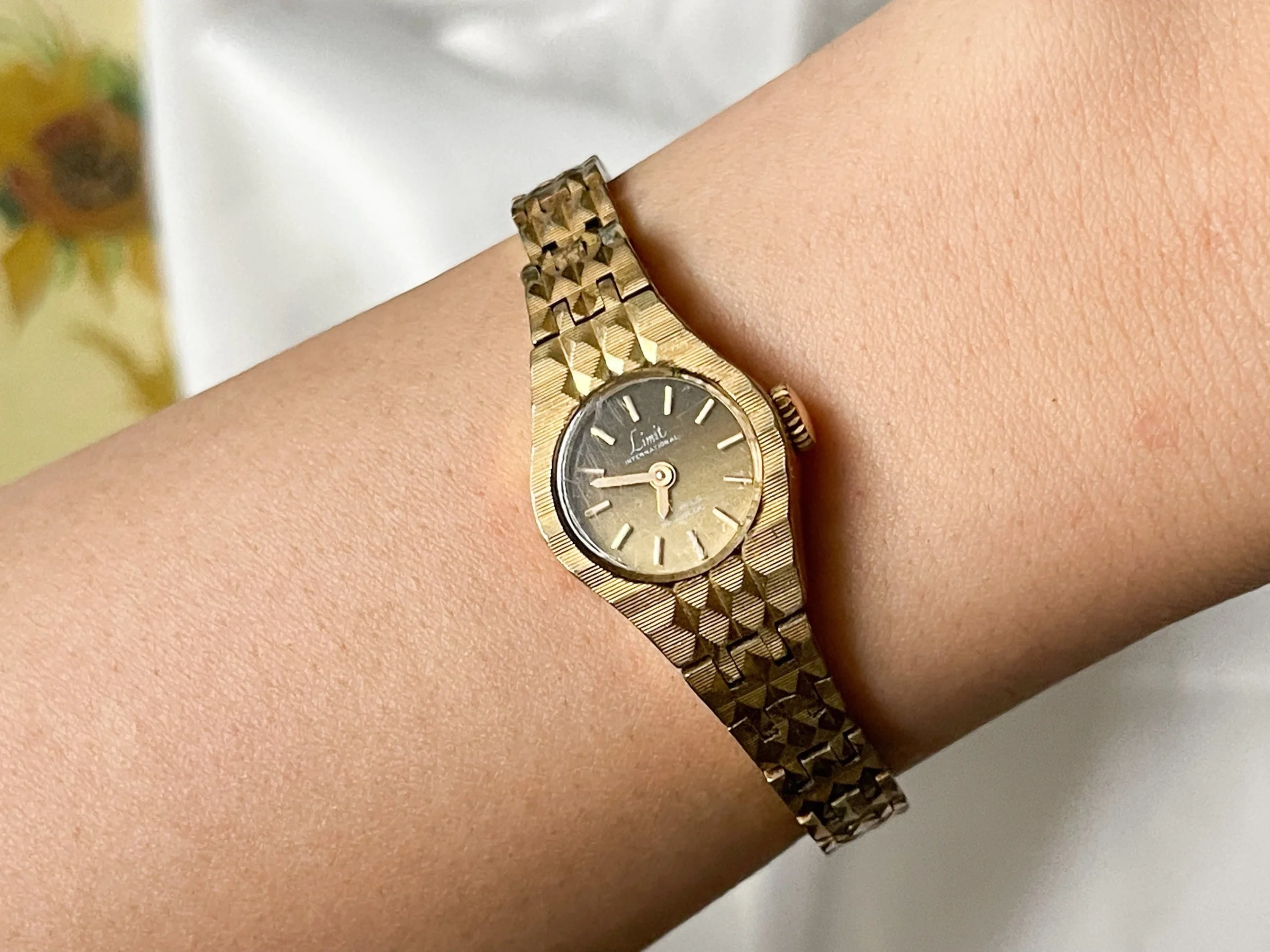 Gold wrist watch for women