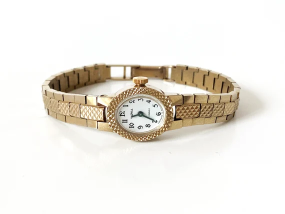 Gold Vintage Wrist Watches for Ladies
